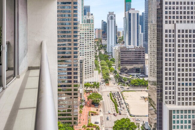 Building Photo - 485 Brickell Ave