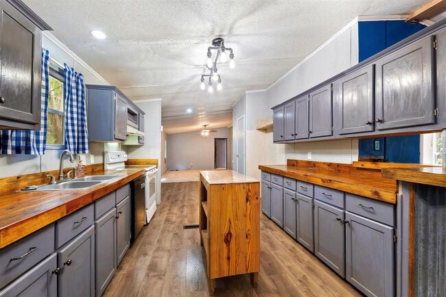 Building Photo - 14430 E Farm to Market 1431
