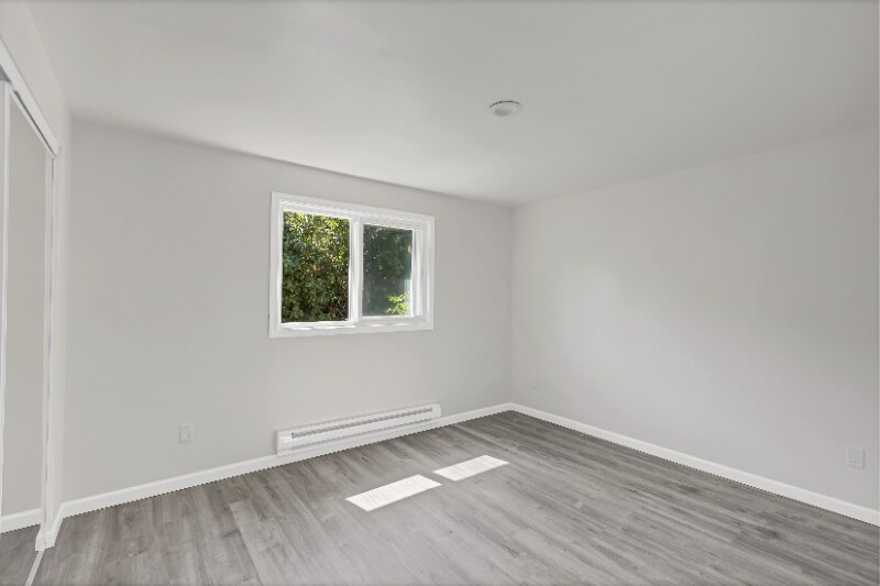 Building Photo - 10607 Des Moines Memorial Dr