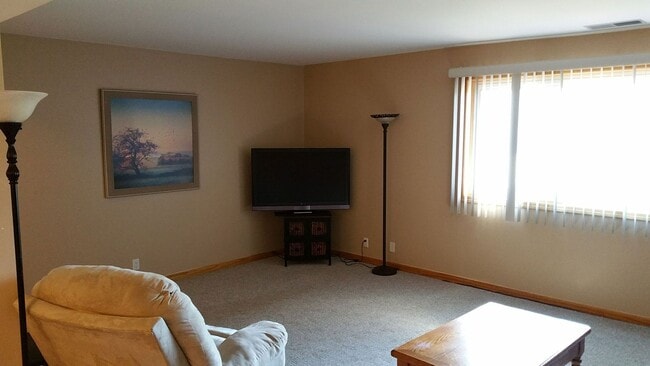 Building Photo - Partially Furnished 2-bedroom, 1 bathroom ...