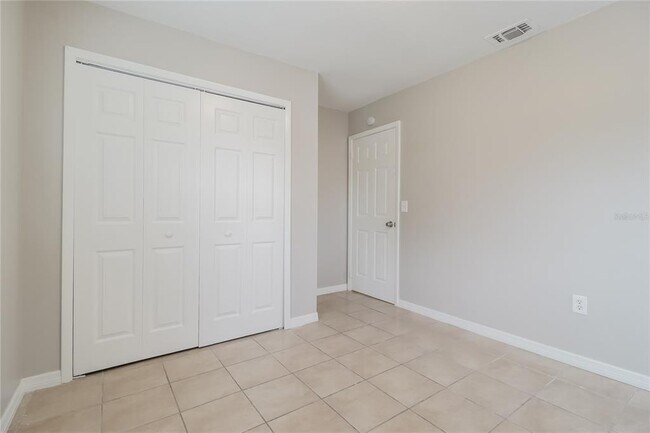 Building Photo - 5353 Pale Horse Dr