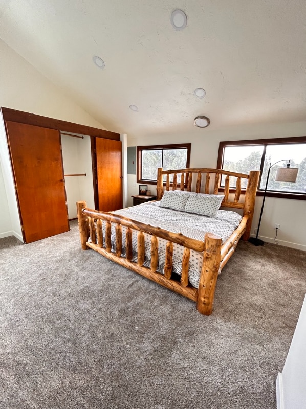 Building Photo - 136 E Sumac Dr