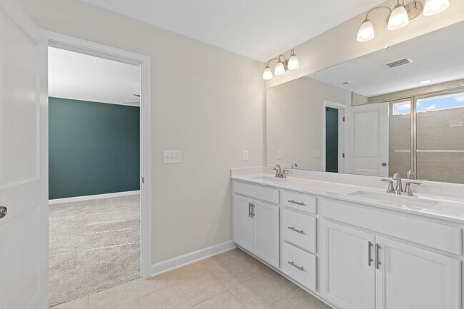 Building Photo - 35 Village Edge Dr