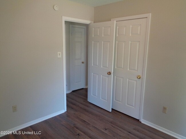 Building Photo - 6120 Somerset Dr