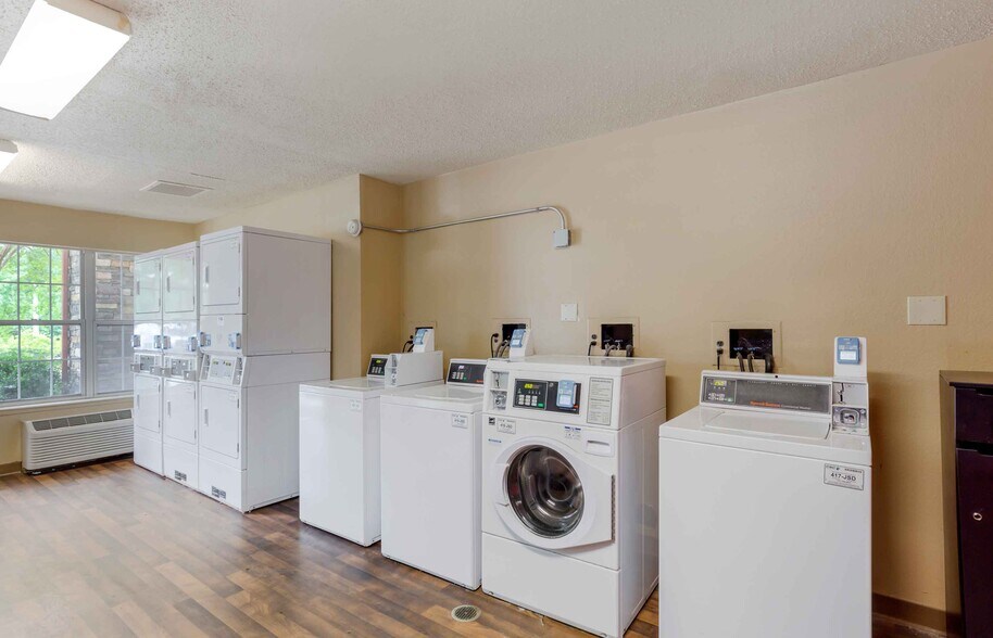 Building Photo - Furnished Studio-Raleigh - RDU Airport