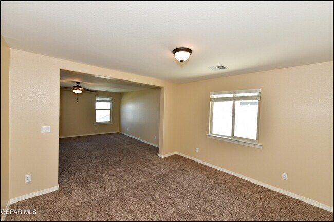 Building Photo - 14717 Tierra Escape Ave