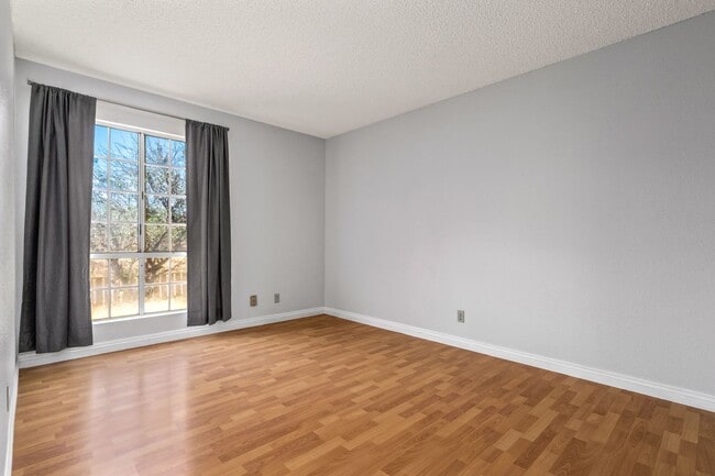 Building Photo - Remodeled 2 Bed / 1.5 Bath at Kihei Villag...