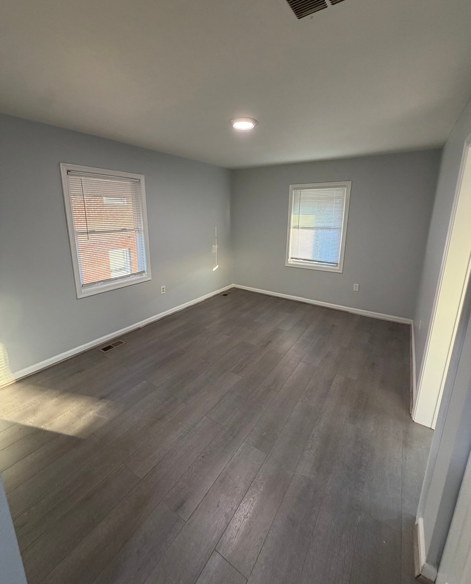 Building Photo - 735 Alabama Ave SE