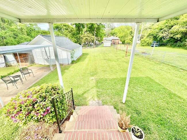 Building Photo - 441 Jackson St