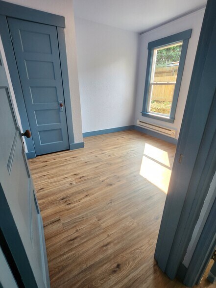 Bed 1 - 430 S 52nd St