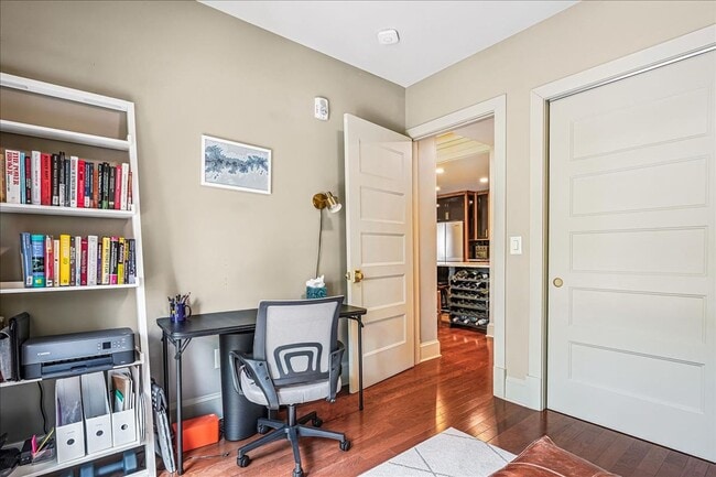 Building Photo - Great Luxury 3 Bedroom 2 Bath on H st NE! Offering half month free rent with a 12 month lease