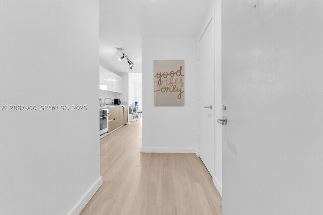 Building Photo - 1100 S Miami Ave