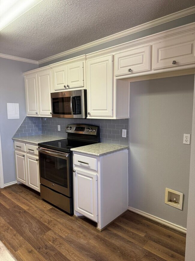 Building Photo - Shadow Hills Delight