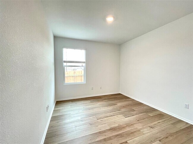 Building Photo - 431 Sebring Cir