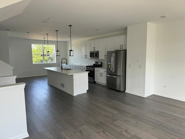 Building Photo - 1526 Albany St