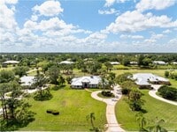Building Photo - 4704 SW Bermuda Way