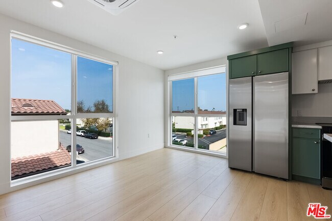 Building Photo - 8561 Belmont St