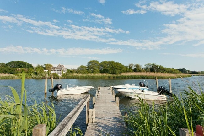 Building Photo - 114 Narod Blvd