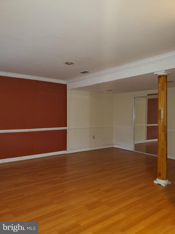 Building Photo - 12200 Lemar Ct