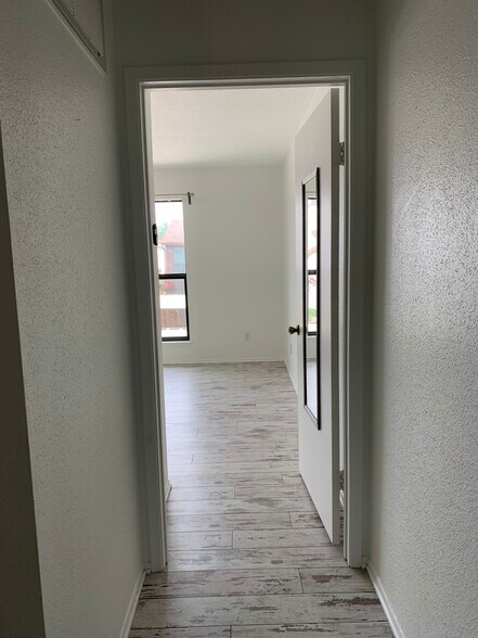 Hall upper floor - 8020 Braesmain Dr
