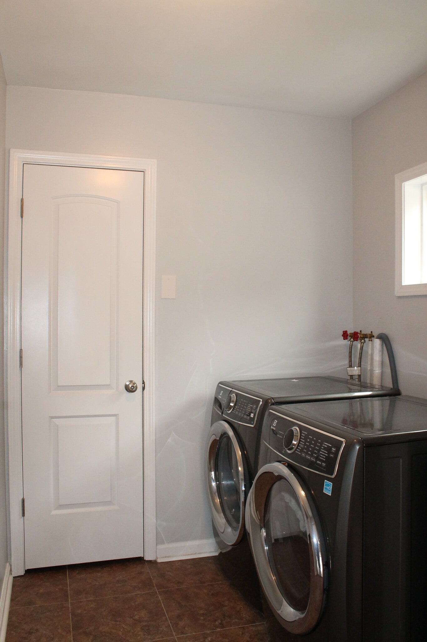 Building Photo - 4902 Simpson Dr