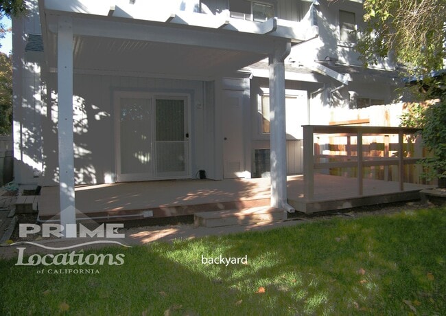 Building Photo - Best Value Roseville duet Townhome