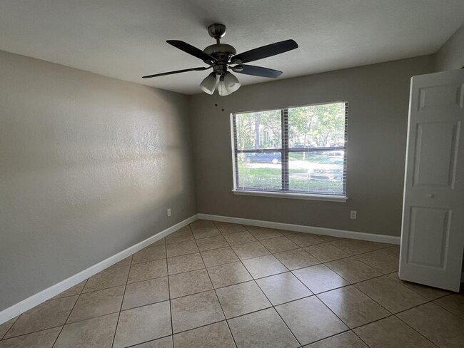 Building Photo - 11644 Sarita Ct