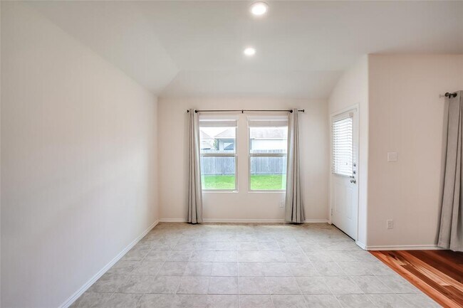 Building Photo - 908 Wolcott Dr
