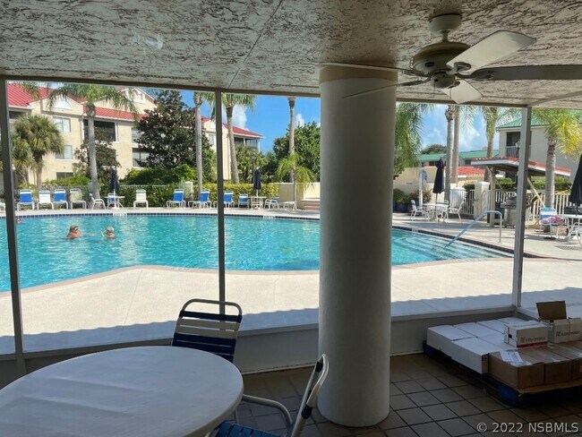 Building Photo - 403 Bouchelle Dr