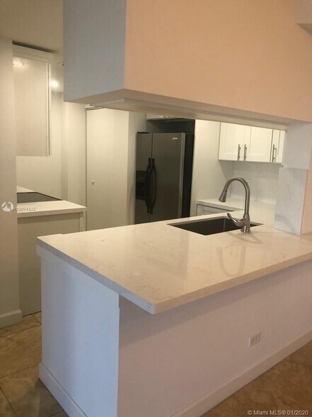 Building Photo - 701 Brickell Key Blvd