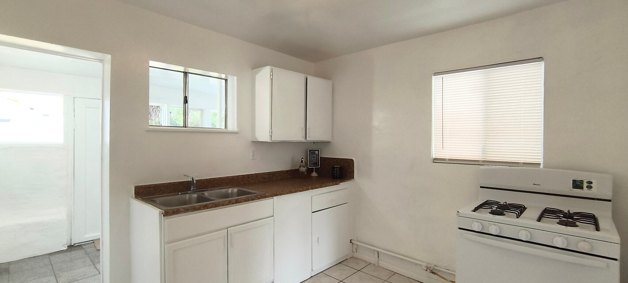 Building Photo - 1720 San Bernardino Ave