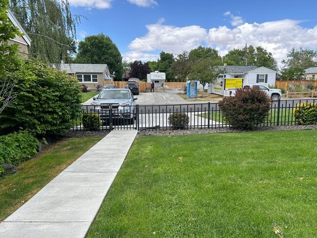 Building Photo - NEW LISTING In Desirable N. Richland Neighborhood; Walking Distance to Columbia River/Walking Path