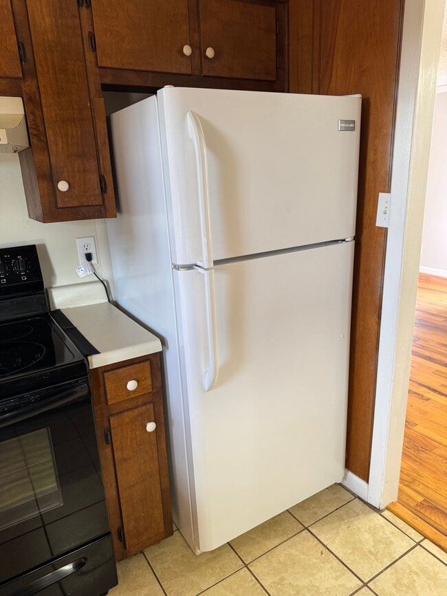 Building Photo - Spacious 4-Bedroom Rural Home on Private Acreage