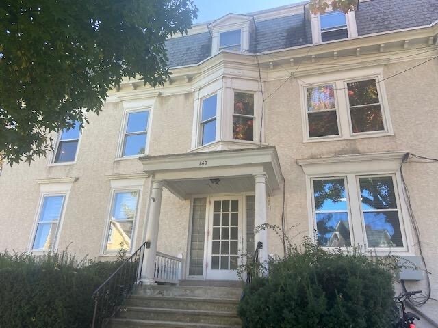 Building Photo - 147 N Main St