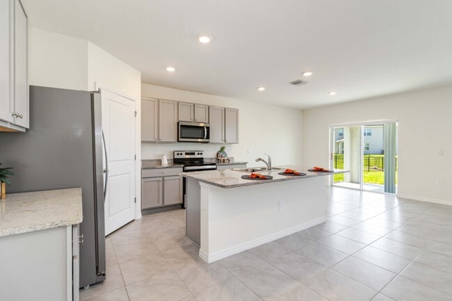 Building Photo - 17308 Reserva Dr