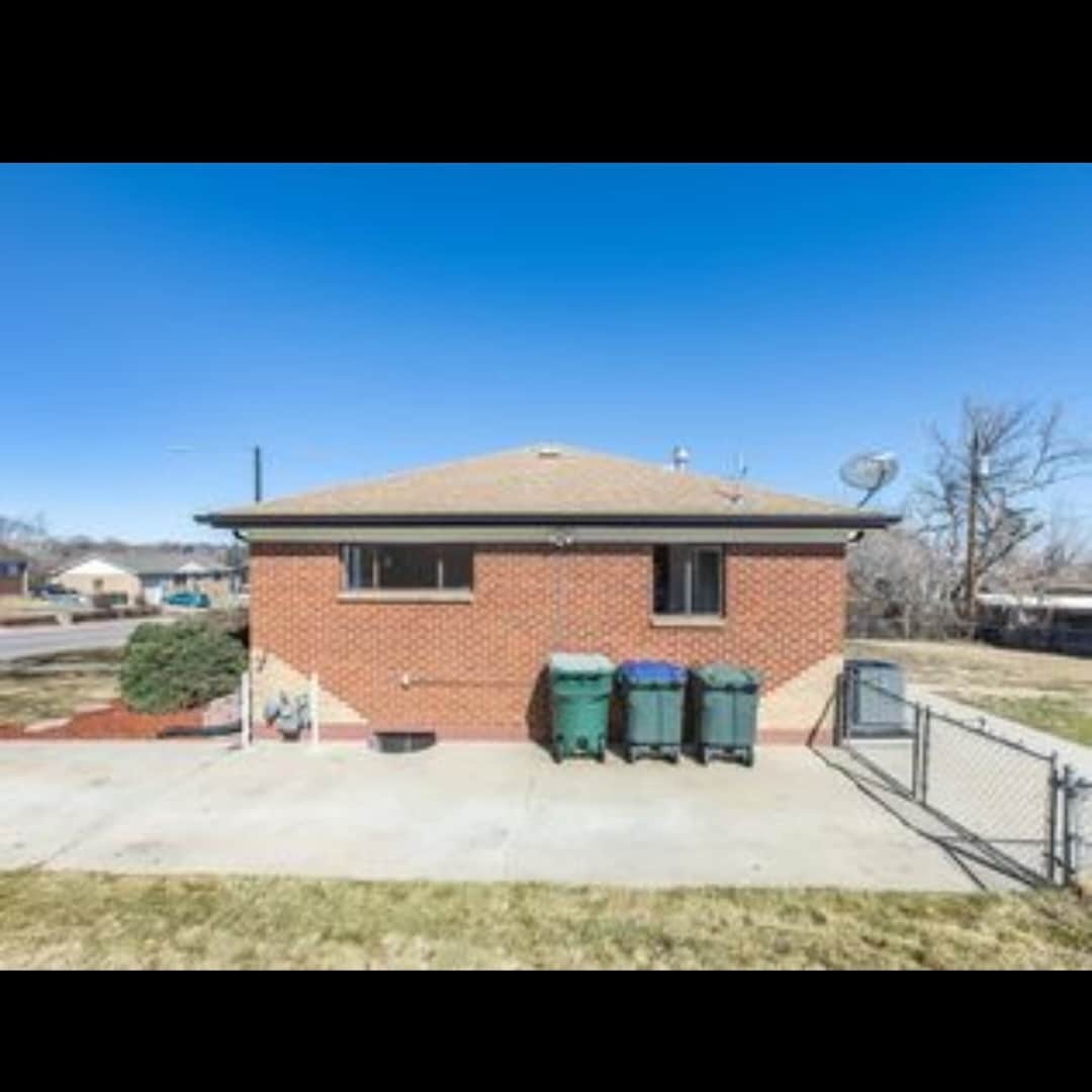 Building Photo - 10454 Grant Dr