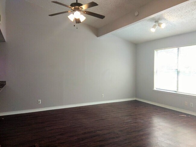 Building Photo - Two Bedroom Two Story Townhome In Amazing ...