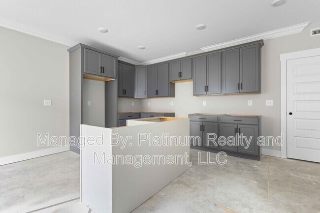 Building Photo - 166 Sango Dr