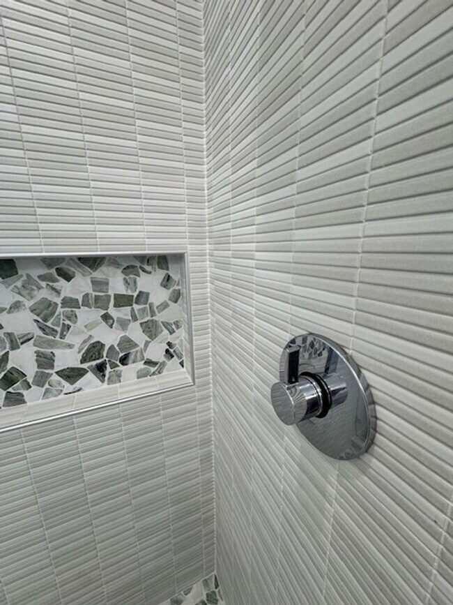 Building Photo - 6170 Briercrest Ave