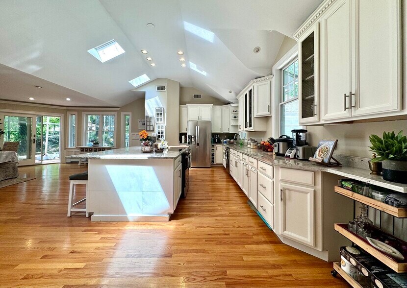 Building Photo - 27 Gammons Rd