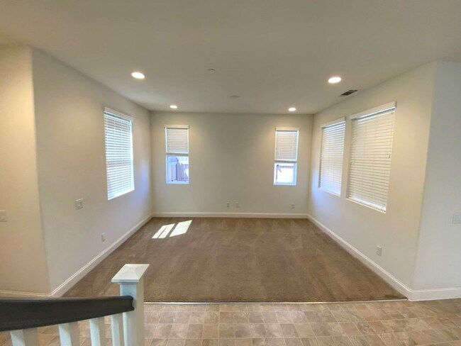 Building Photo - 1824 Blue Sage Ln