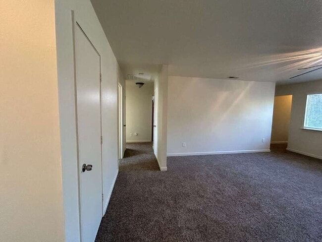 Building Photo - 2213 N Cirby Way