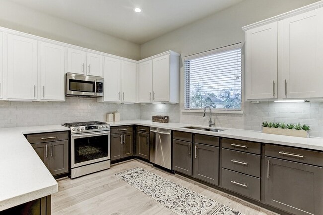 Building Photo - 806 Sienna Palm Ln