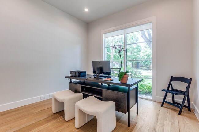 Building Photo - 4549 Westway Ave