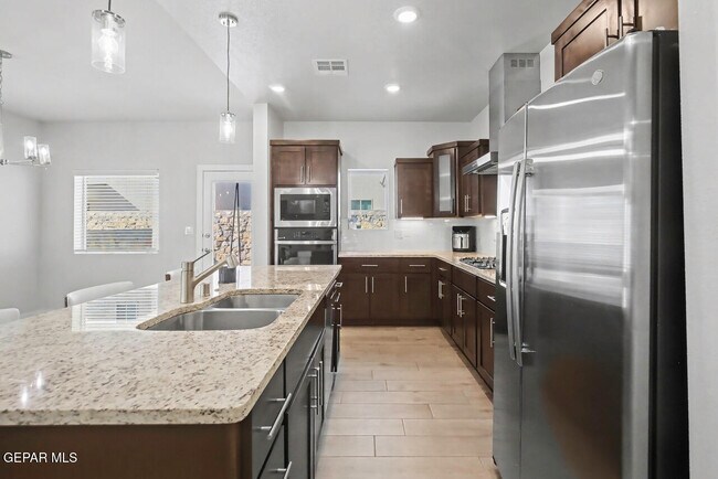 Building Photo - 12677 Viendo Norte Dr