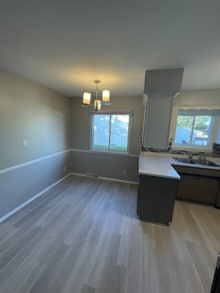 Building Photo - 4148 S Herman St