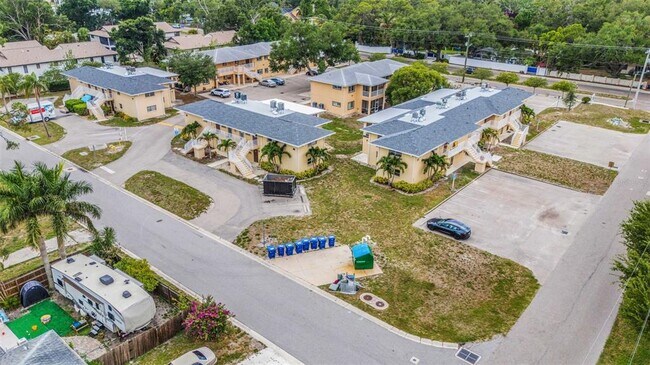Building Photo - 2826 W Rainbow Cir