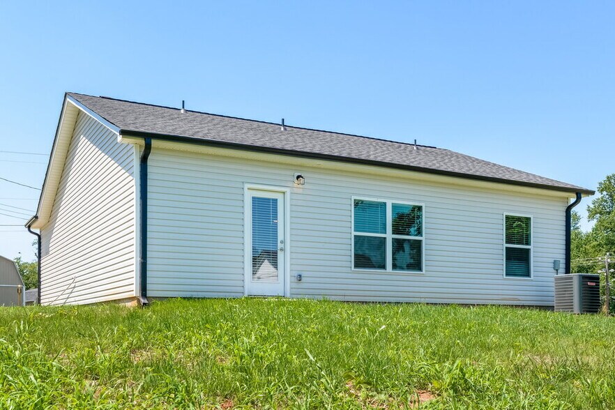 Building Photo - 109 McLean St