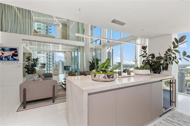 Building Photo - 1040 Biscayne Blvd