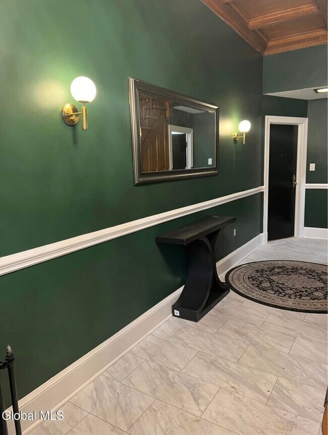 Building Photo - 612 Union St